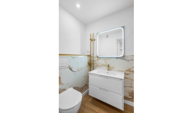 Återförsäljning - Apartment -
Torrevieja - Punta Prima