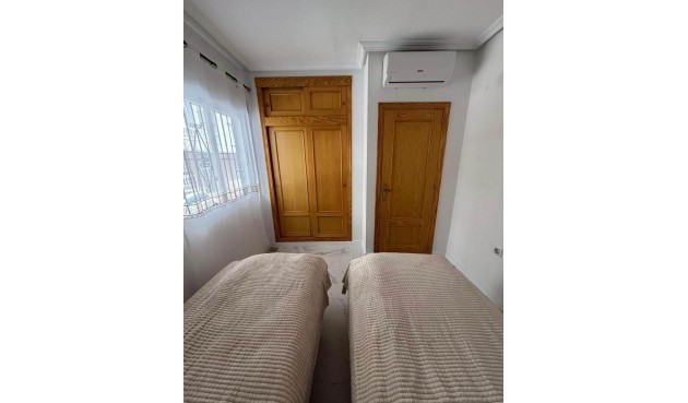 Brukt - Apartment -
Torrevieja - Acequion