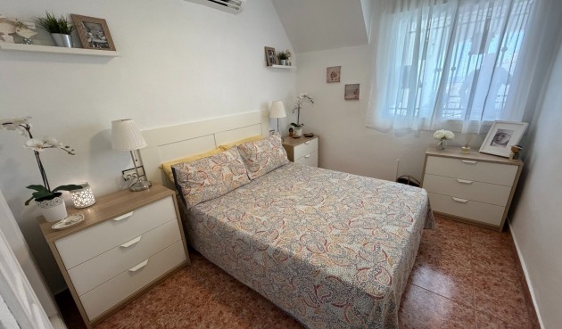 Återförsäljning - Apartment -
Orihuela - Inland