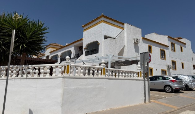 Återförsäljning - Apartment -
Orihuela - Inland