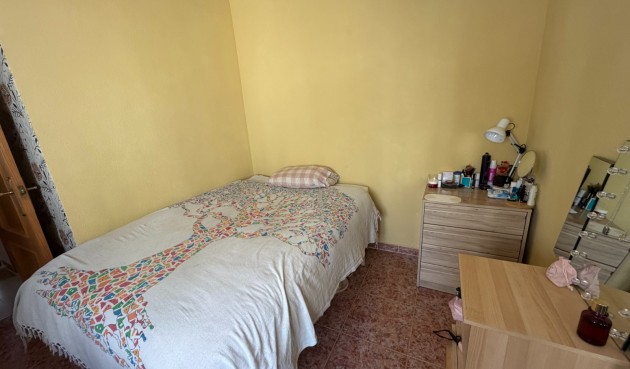 Återförsäljning - Apartment -
Orihuela - Inland