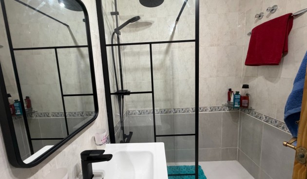Återförsäljning - Apartment -
Orihuela - Inland