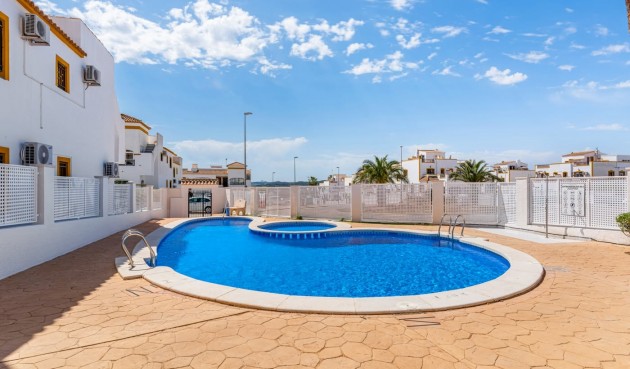 Återförsäljning - Apartment -
Orihuela - Inland