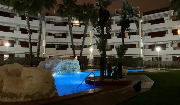 Återförsäljning - Apartment -
Orihuela - Inland
