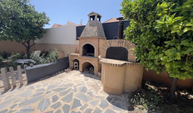 Återförsäljning - Villa -
Torrevieja - aguas nuevas