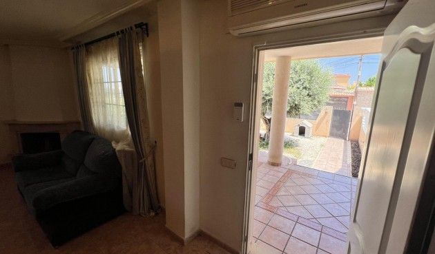 Återförsäljning - Villa -
Torrevieja - aguas nuevas