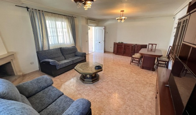 Återförsäljning - Villa -
Torrevieja - aguas nuevas