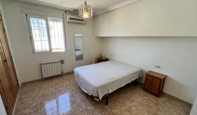 Återförsäljning - Villa -
Torrevieja - aguas nuevas
