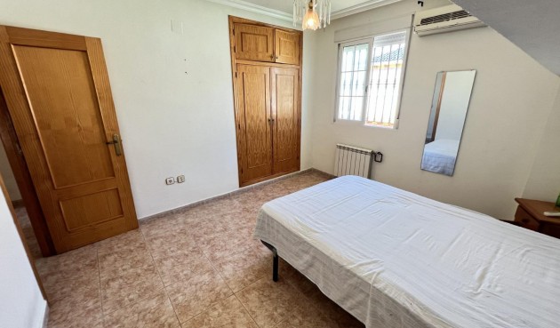 Återförsäljning - Villa -
Torrevieja - aguas nuevas