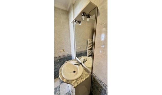 Återförsäljning - Villa -
Torrevieja - aguas nuevas