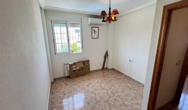Återförsäljning - Villa -
Torrevieja - aguas nuevas