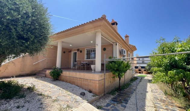 Återförsäljning - Villa -
Torrevieja - aguas nuevas
