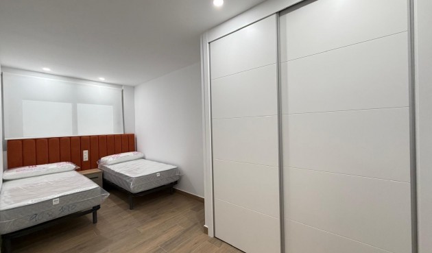 Återförsäljning - Apartment -
Torrevieja - Estacion De Autobuses