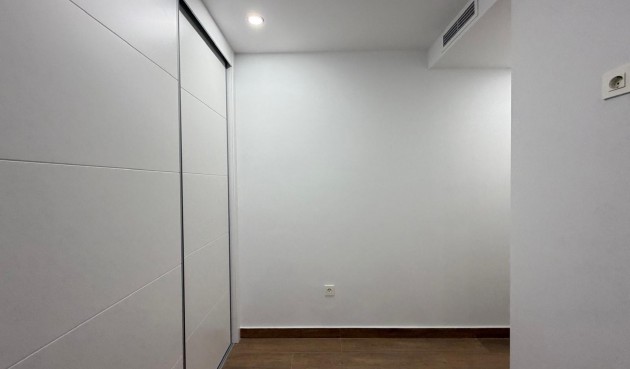Återförsäljning - Apartment -
Torrevieja - Estacion De Autobuses