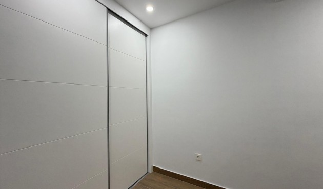 Återförsäljning - Apartment -
Torrevieja - Estacion De Autobuses