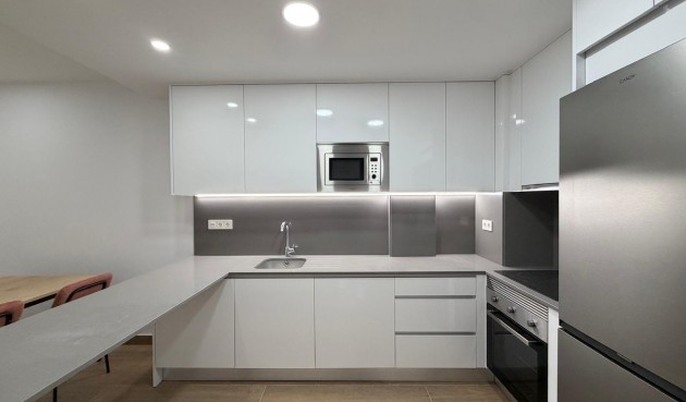 Återförsäljning - Apartment -
Torrevieja - Estacion De Autobuses