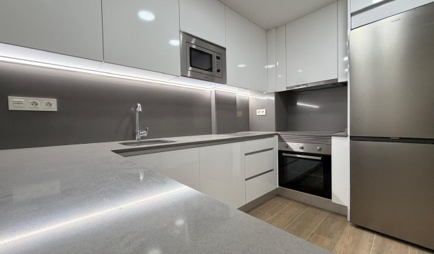 Återförsäljning - Apartment -
Torrevieja - Estacion De Autobuses