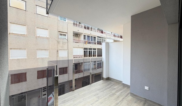 Återförsäljning - Apartment -
Torrevieja - Estacion De Autobuses
