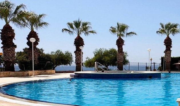 Återförsäljning - Apartment -
Orihuela Costa - Costa Blanca