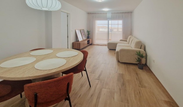 Återförsäljning - Apartment -
San Fulgencio - centro