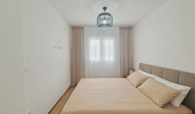 Återförsäljning - Apartment -
San Fulgencio - centro
