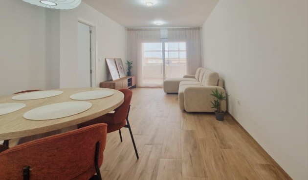 Återförsäljning - Apartment -
San Fulgencio - centro