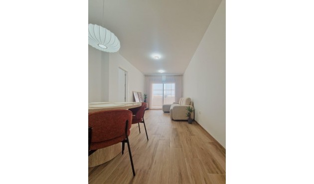 Återförsäljning - Apartment -
San Fulgencio - centro