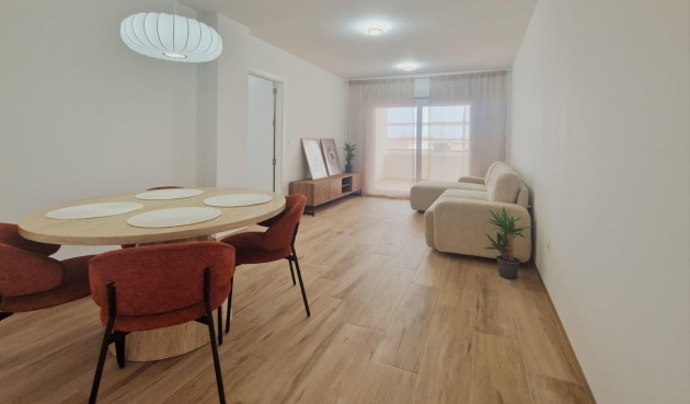 Återförsäljning - Apartment -
San Fulgencio - centro