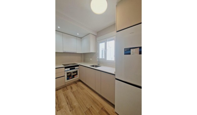 Återförsäljning - Apartment -
San Fulgencio - centro