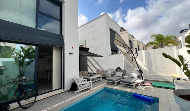 Återförsäljning - Villa -
Orihuela Costa - Villamartín-las Filipinas