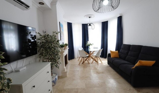 Återförsäljning - Villa -
Villamartin - Costa Blanca