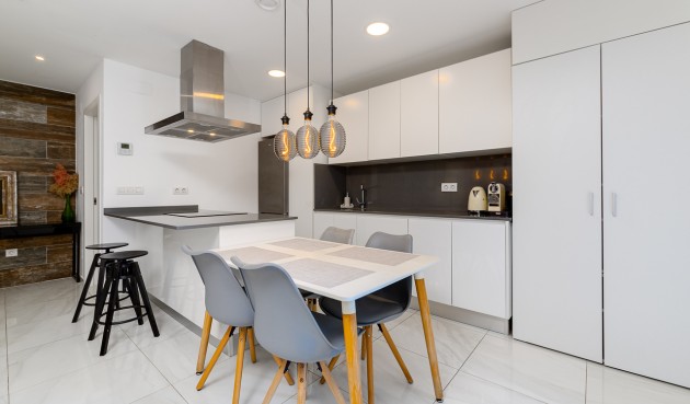 Återförsäljning - Town House -
Villamartin - Costa Blanca