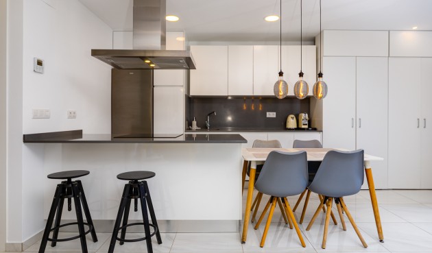 Återförsäljning - Town House -
Villamartin - Costa Blanca