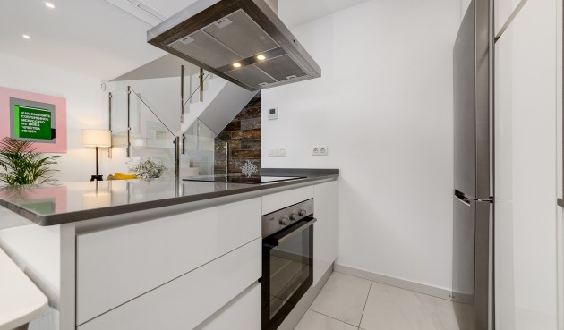 Återförsäljning - Town House -
Villamartin - Costa Blanca