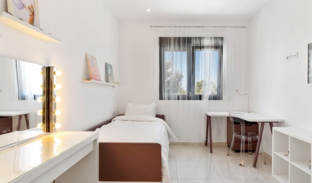 Återförsäljning - Town House -
Villamartin - Costa Blanca