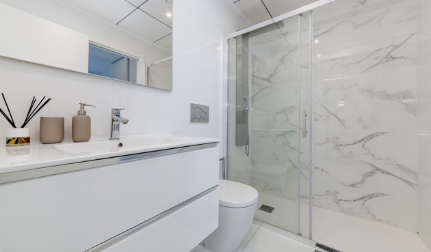 Återförsäljning - Town House -
Villamartin - Costa Blanca