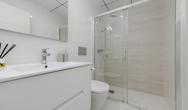 Återförsäljning - Town House -
Villamartin - Costa Blanca