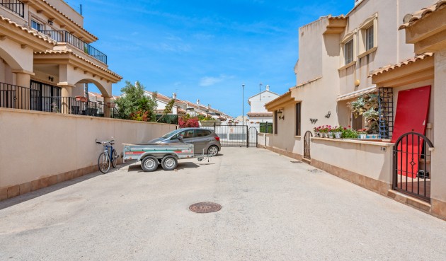 Reventa - Town House -
San Miguel de Salinas - Inland