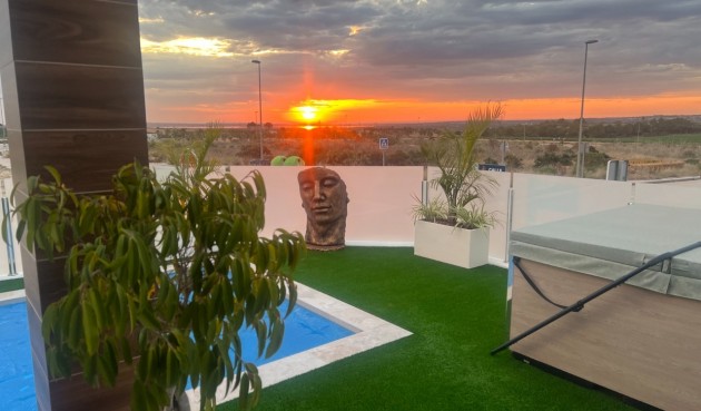 Återförsäljning - Villa -
Los Montesinos - Costa Blanca