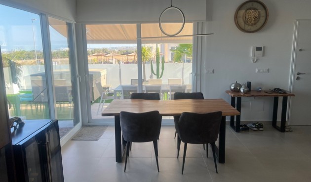 Återförsäljning - Villa -
Los Montesinos - Costa Blanca