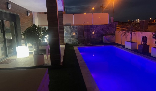 Återförsäljning - Villa -
Los Montesinos - Costa Blanca