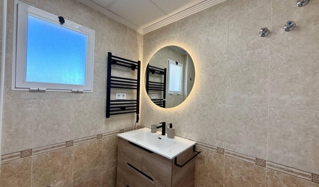 Brukt - Apartment -
Guardamar del Segura - Puerto