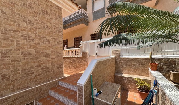 Brukt - Town House -
Guardamar del Segura - Urbanizaciones