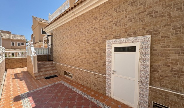 Brukt - Town House -
Guardamar del Segura - Urbanizaciones
