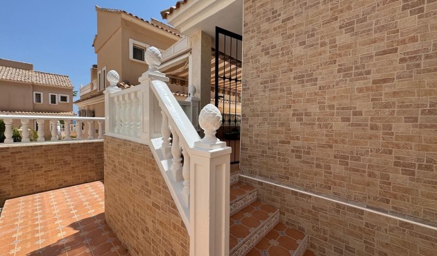 Brukt - Town House -
Guardamar del Segura - Urbanizaciones