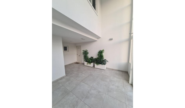 Brukt - Apartment -
Orihuela Costa - Campoamor