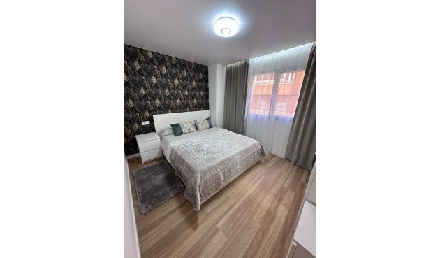 Brukt - Apartment -
Torrevieja - Estacion De Autobuses