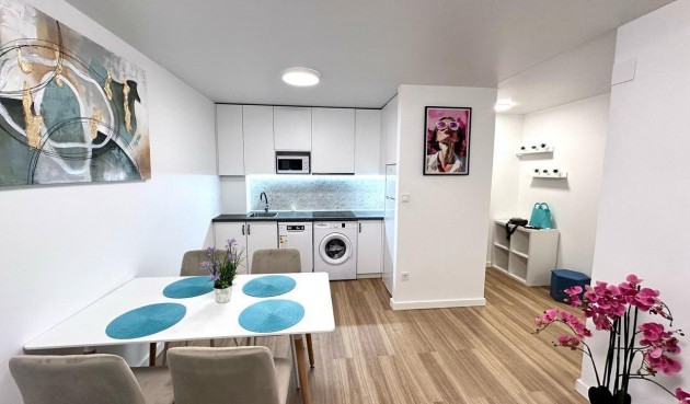 Brukt - Apartment -
Torrevieja - Estacion De Autobuses