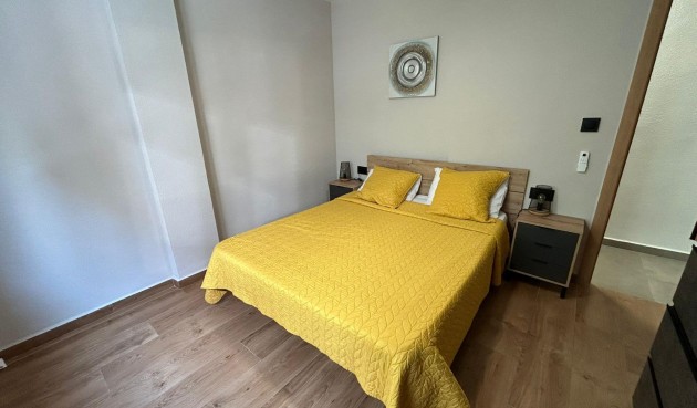Brukt - Apartment -
Torrevieja - Estacion De Autobuses