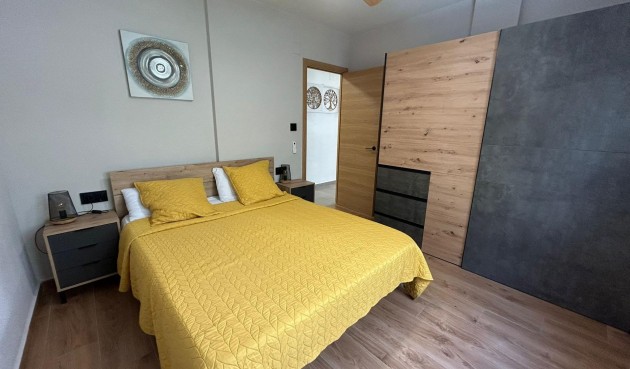 Brukt - Apartment -
Torrevieja - Estacion De Autobuses